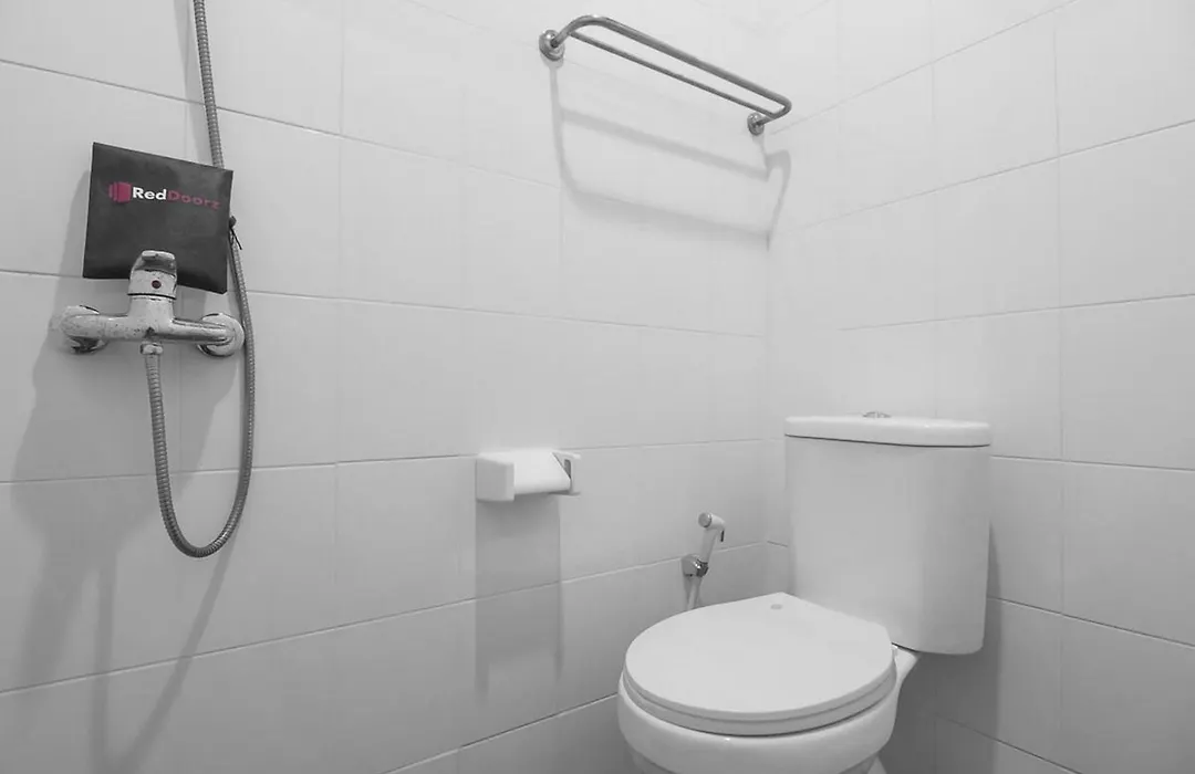 RedDoorz near ITC Mangga Dua-1